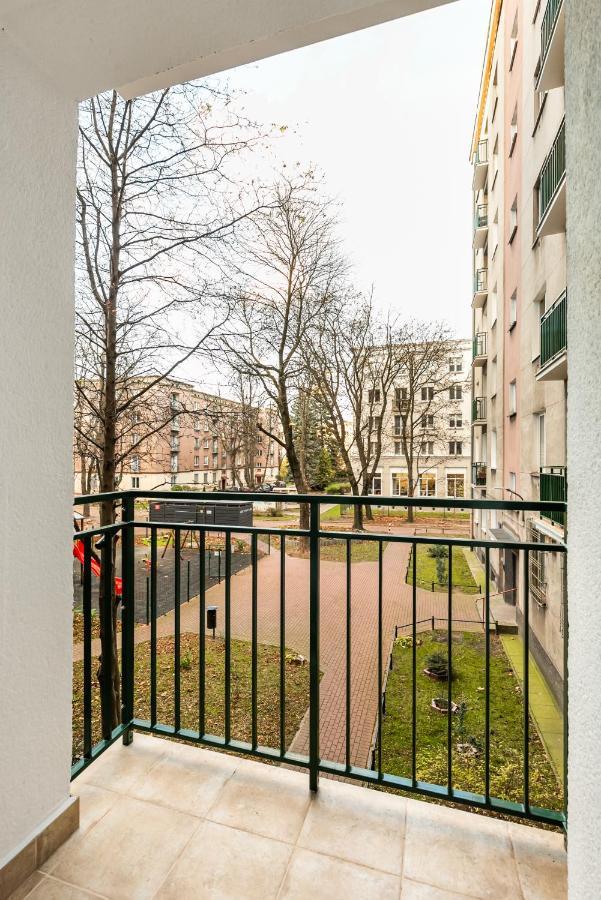 Ochota Sunny Apartment Варшава Экстерьер фото