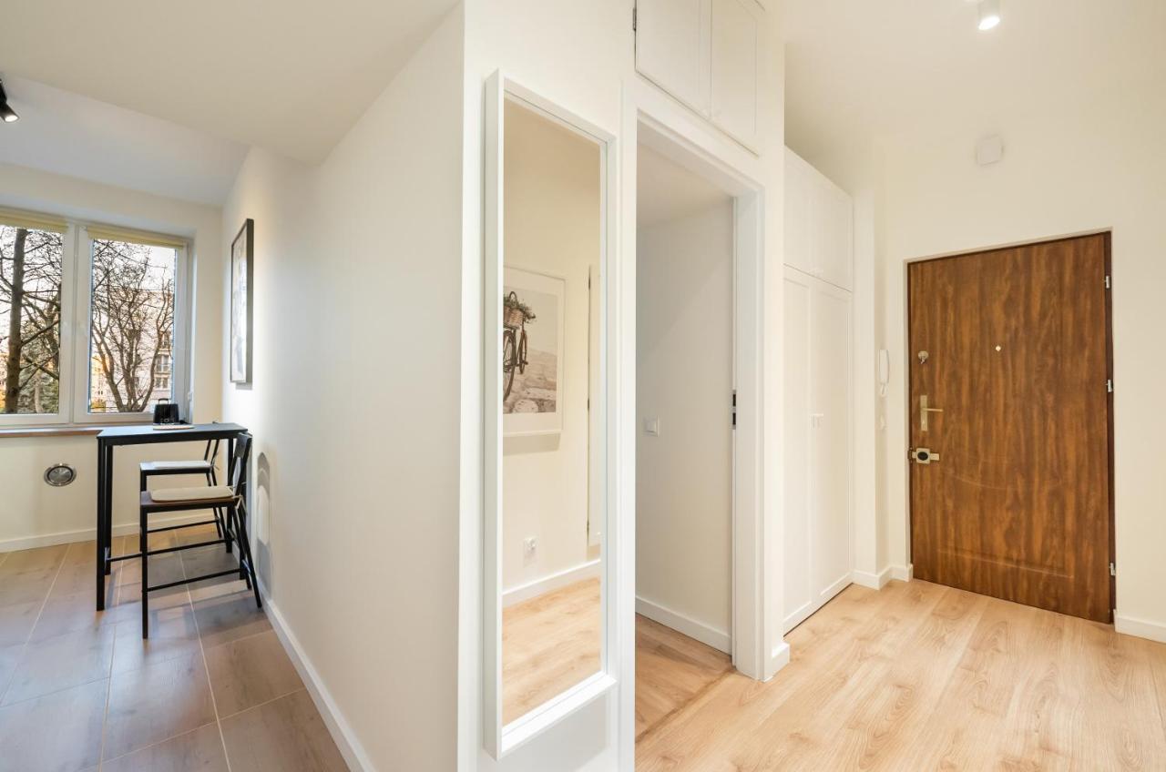 Ochota Sunny Apartment Варшава Экстерьер фото